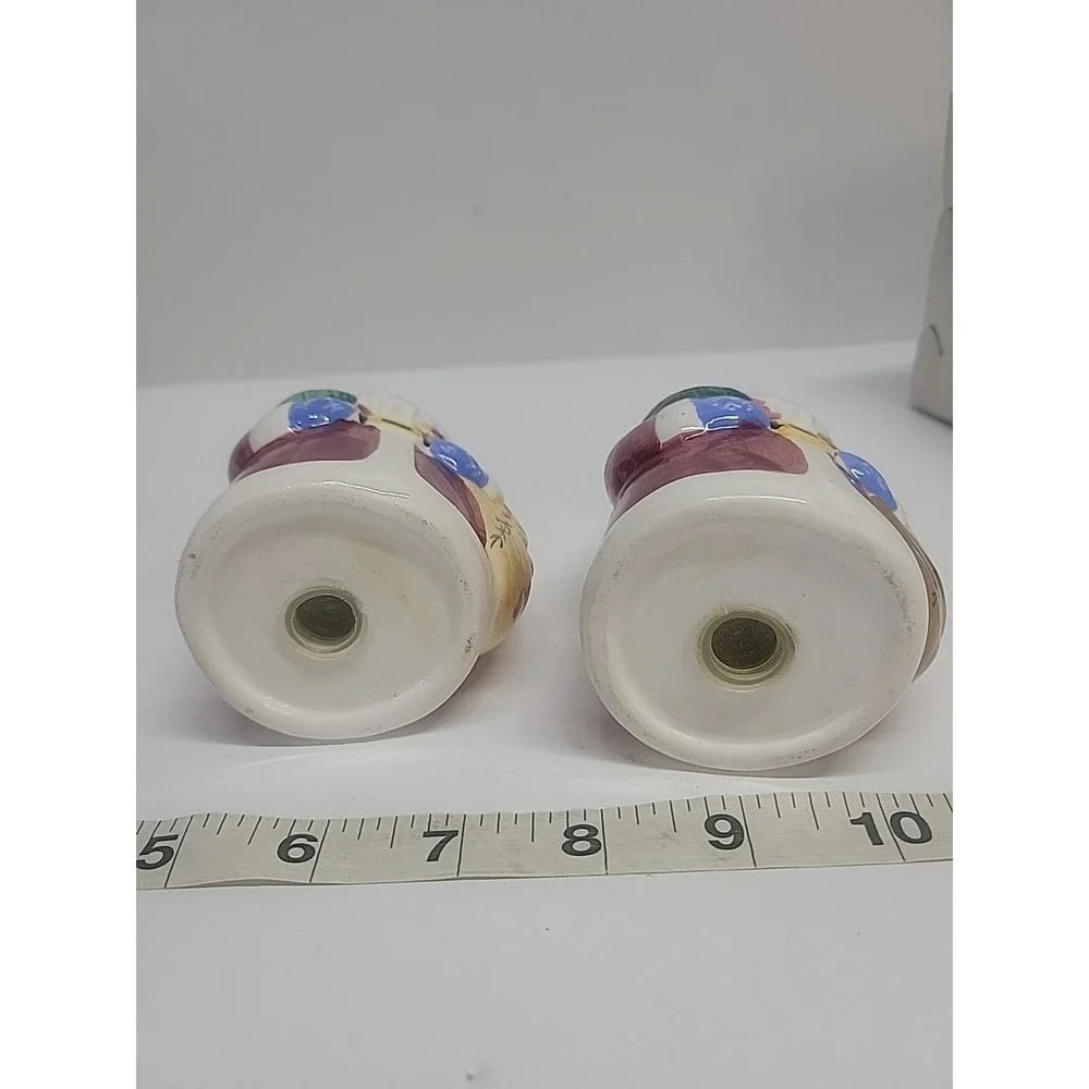 Ceramic Santa Salt And Pepper Shakers‎